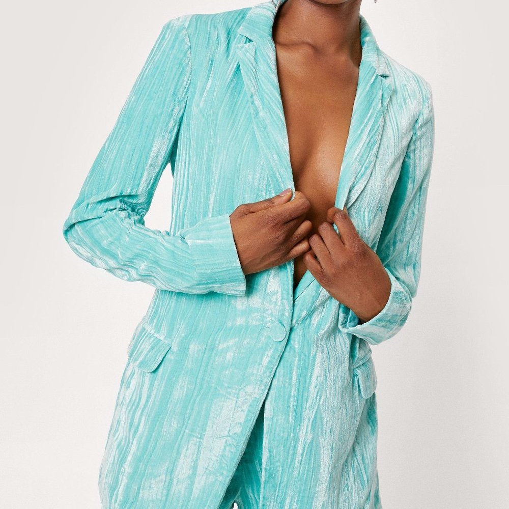 UNWORN: Nasty Gal Turquoise Velvet V Neck Oversized Blazer